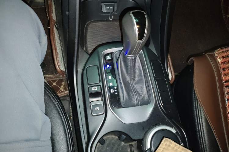 Used Hyundai Santa Fe 2013 2.4L Automatic 2WD Comfort Edition Gear Lever