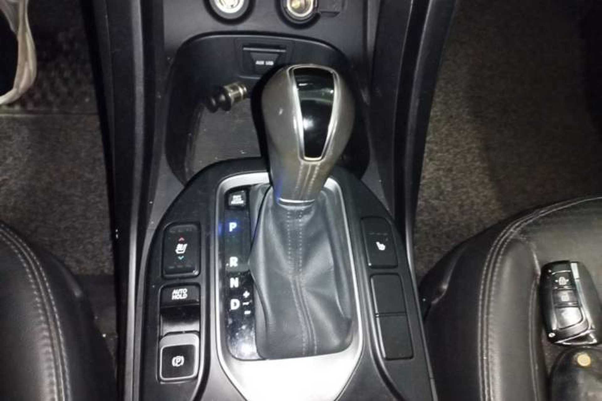 Used Hyundai Santa Fe 2013 2.0T Automatic All-Wheel Drive Prestige Version Gear Lever
