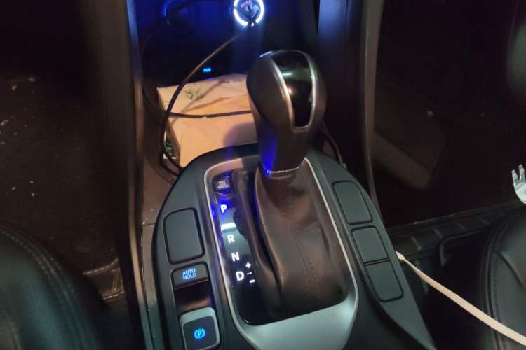 Used Hyundai Santa Fe 2013 2.4L Automatic 2WD Comfort Edition Gear Lever