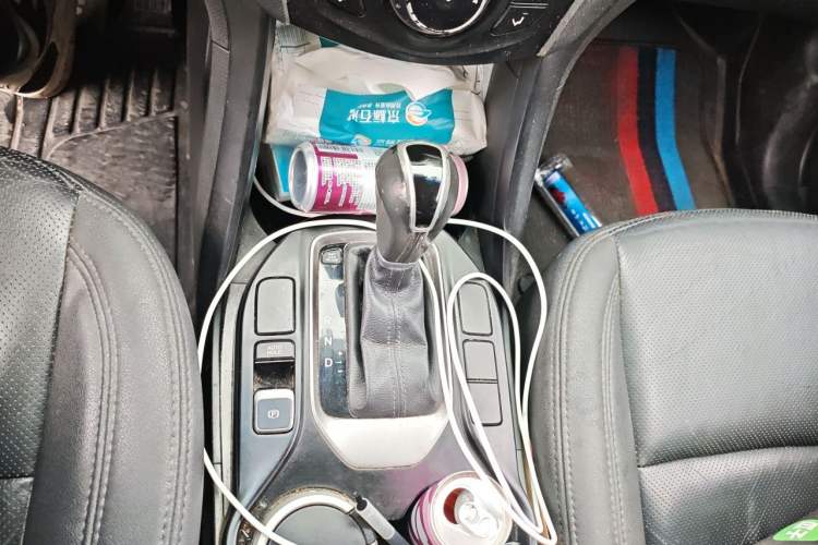 Used Hyundai Santa Fe 2013 2.4L Automatic 2WD Comfort Edition Gear Lever