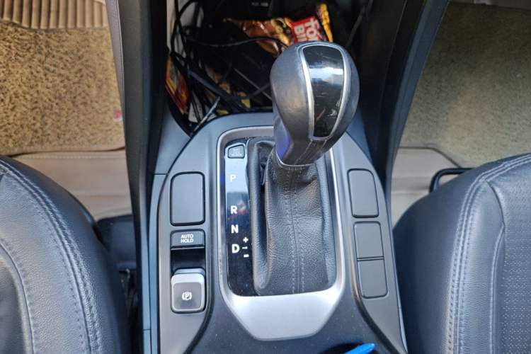Used Hyundai Santa Fe 2013 Revised Version 2.4L Automatic All-Wheel Drive Smart Type Gear Lever