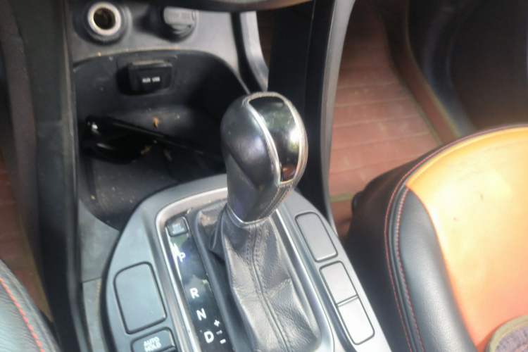 Used Hyundai Santa Fe 2013 2.4L Automatic 2WD Comfort Edition Gear Lever
