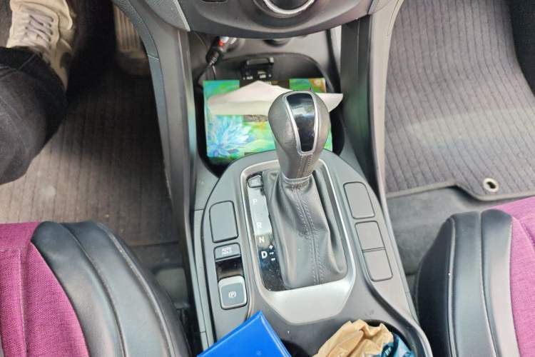 Used Hyundai Santa Fe 2013 Revised Version 2.4L Automatic All-Wheel Drive Smart Type Gear Lever