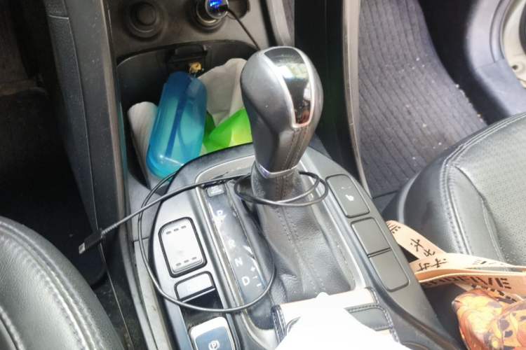 Used Hyundai Santa Fe 2013 Revised Version 2.4L Automatic All-Wheel Drive Luxury Trim Gear Lever