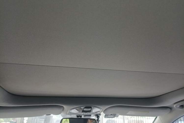 Used Hyundai Santa Fe 2013 2.4L Automatic 4x4 Prestige Edition Headliner
