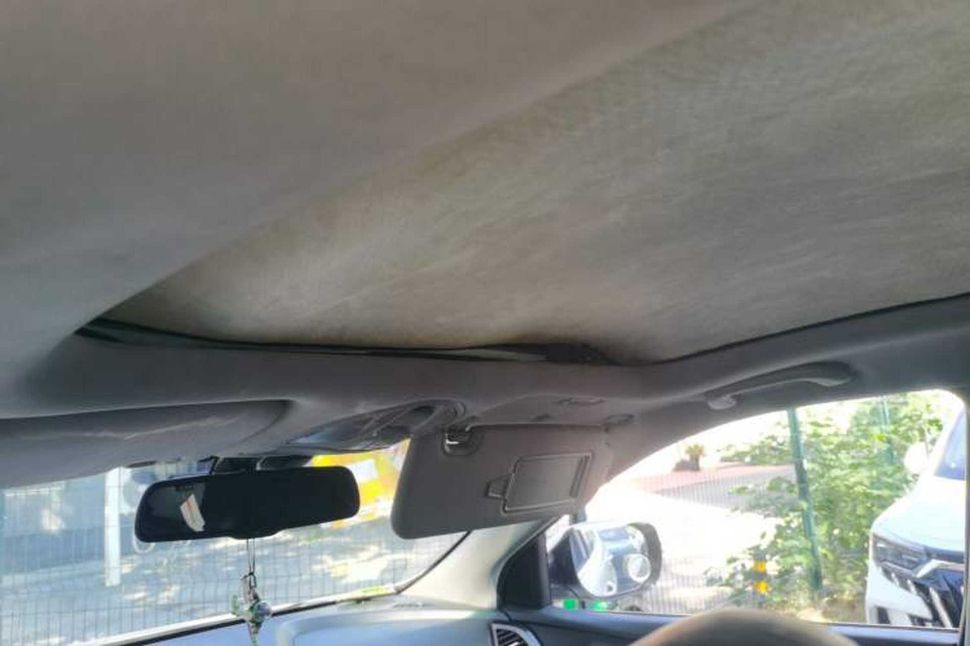 Used Hyundai Santa Fe 2013 2.4L Automatic 4x4 Prestige Edition Headliner