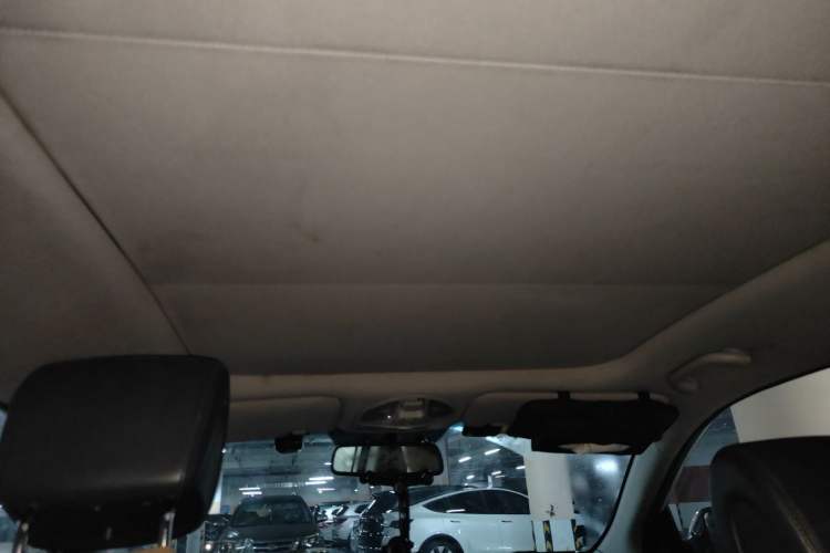 Used Hyundai Santa Fe 2013 2.4L Automatic Two-Wheel Drive Smart Version Headliner