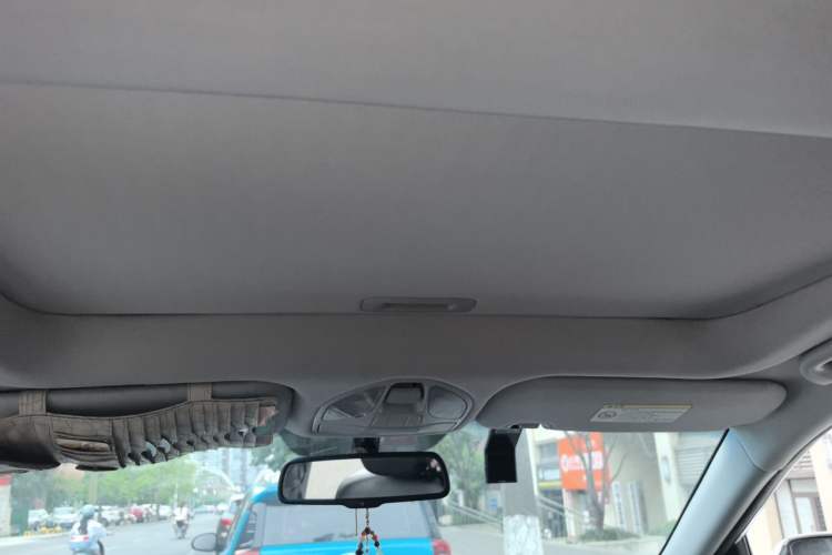 Used Hyundai Santa Fe 2013 2.4L Automatic 4x4 Smart Version Headliner