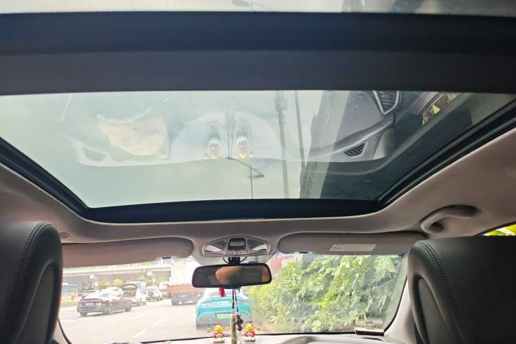 Used Hyundai Santa Fe 2013 2.4L Automatic Two-Wheel Drive Smart Version Headliner