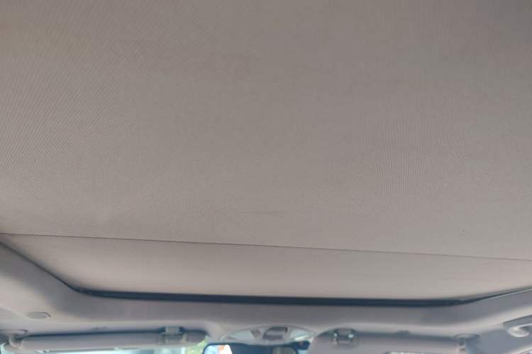Used Hyundai Santa Fe 2013 2.4L Automatic Two-Wheel Drive Smart Version Headliner