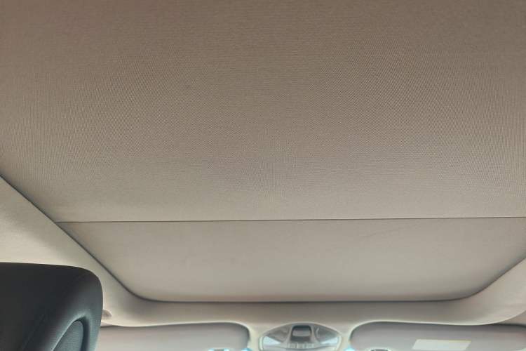 Used Hyundai Santa Fe 2013 2.4L Automatic Two-Wheel Drive Smart Version Headliner