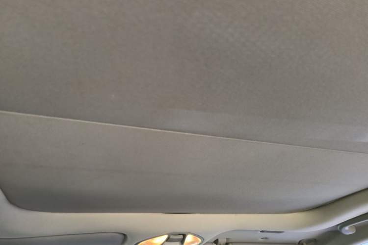 Used Hyundai Santa Fe 2013 2.4L Automatic Two-Wheel Drive Smart Version Headliner