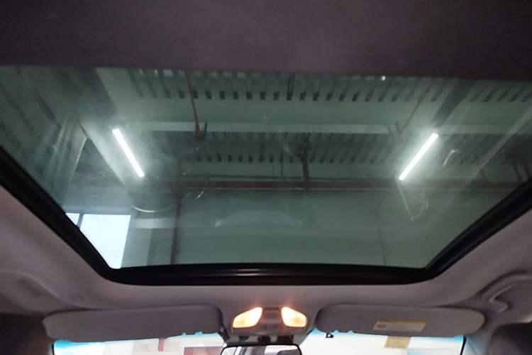 Used Hyundai Santa Fe 2013 2.0T Automatic All-Wheel Drive Prestige Version Headliner