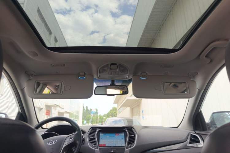 Used Hyundai Santa Fe 2013 2.4L Automatic Two-Wheel Drive Smart Version Headliner