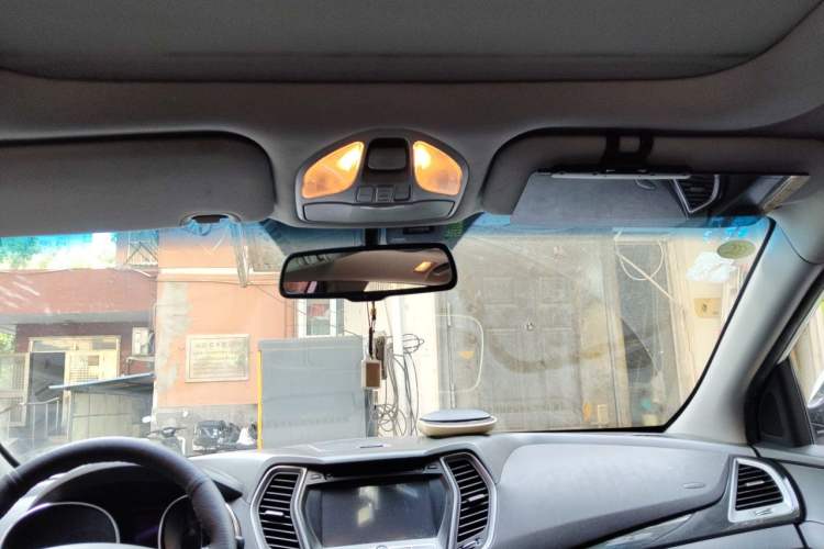 Used Hyundai Santa Fe 2013 2.4L Automatic Two-Wheel Drive Smart Version Headliner