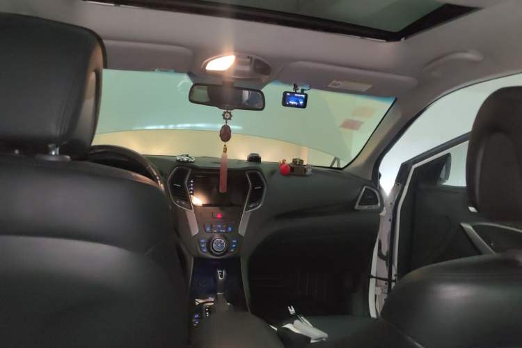 Used Hyundai Santa Fe 2013 2.4L Automatic 2WD Comfort Edition Headliner