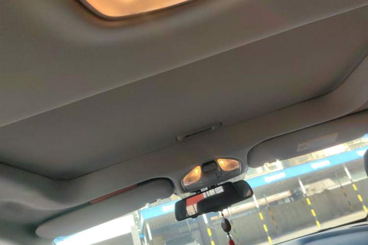 Used Hyundai Santa Fe 2013 2.4L Automatic 2WD Comfort Edition Headliner