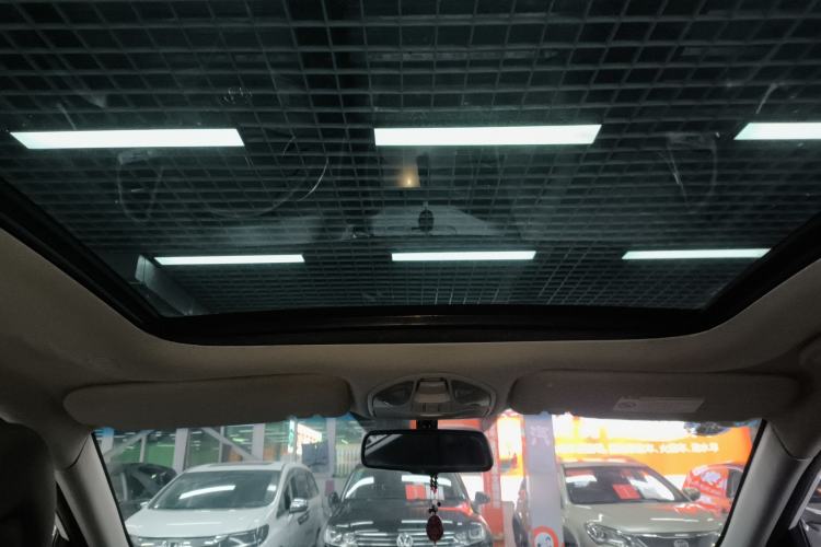 Used Hyundai Santa Fe 2013 2.4L Automatic Two-Wheel Drive Smart Version Headliner