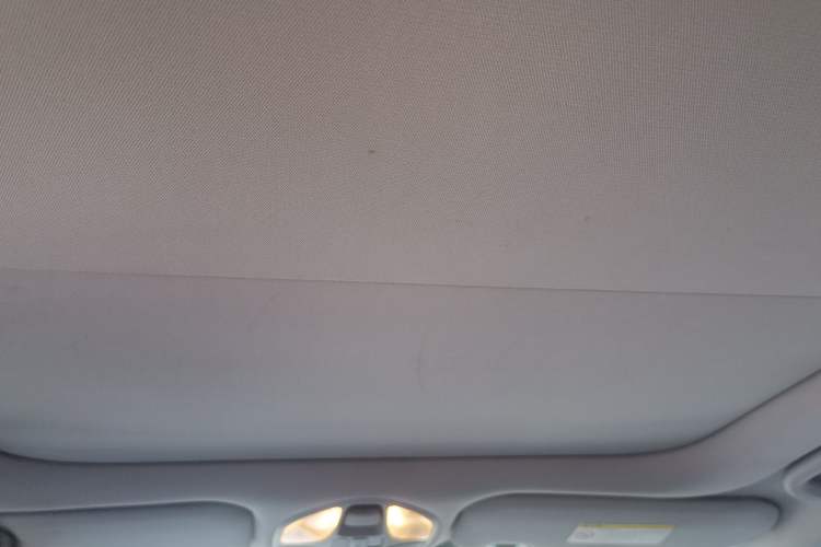 Used Hyundai Santa Fe 2013 2.4L Automatic Two-Wheel Drive Smart Version Headliner