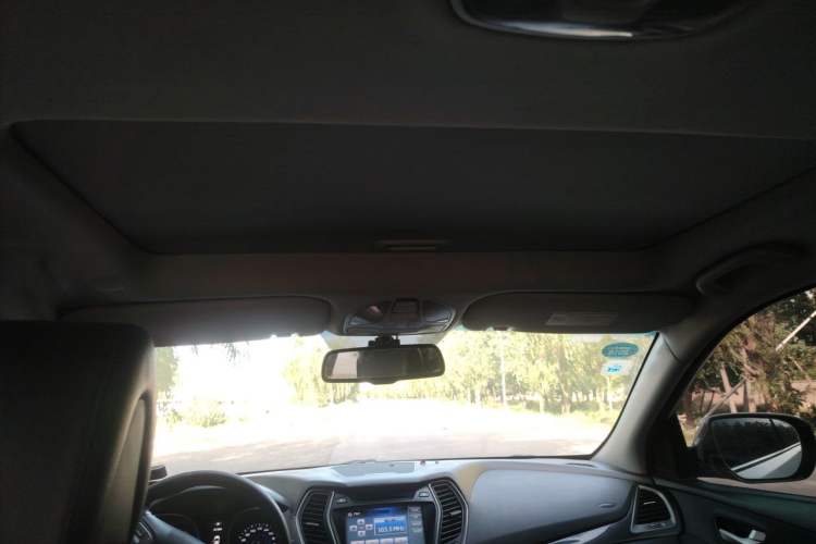 Used Hyundai Santa Fe 2013 2.4L Automatic 4x4 Smart Version Headliner
