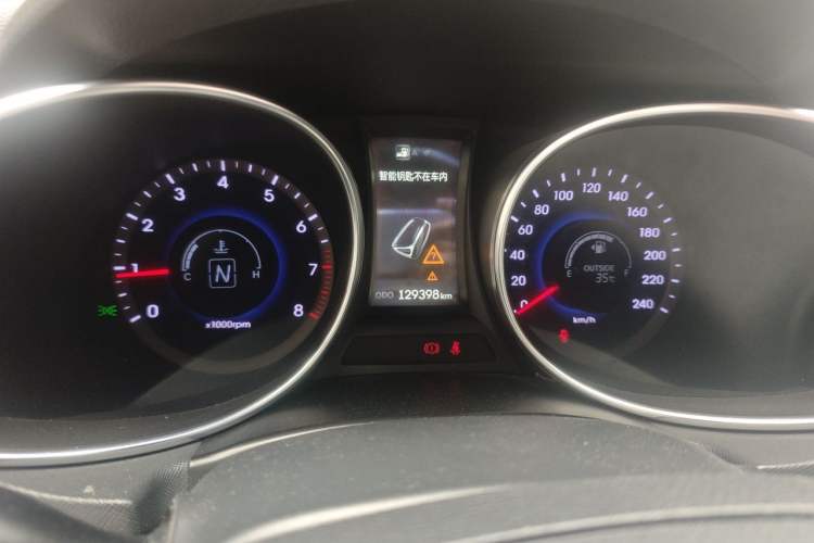 Used Hyundai Santa Fe 2013 2.4L Automatic Two-Wheel Drive Smart Version Instrument Cluster