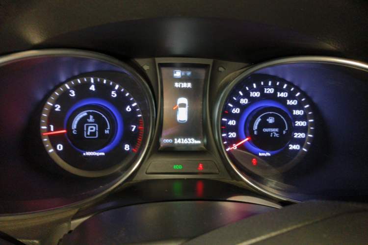 Used Hyundai Santa Fe 2013 2.4L Automatic 4x4 Prestige Edition Instrument Cluster