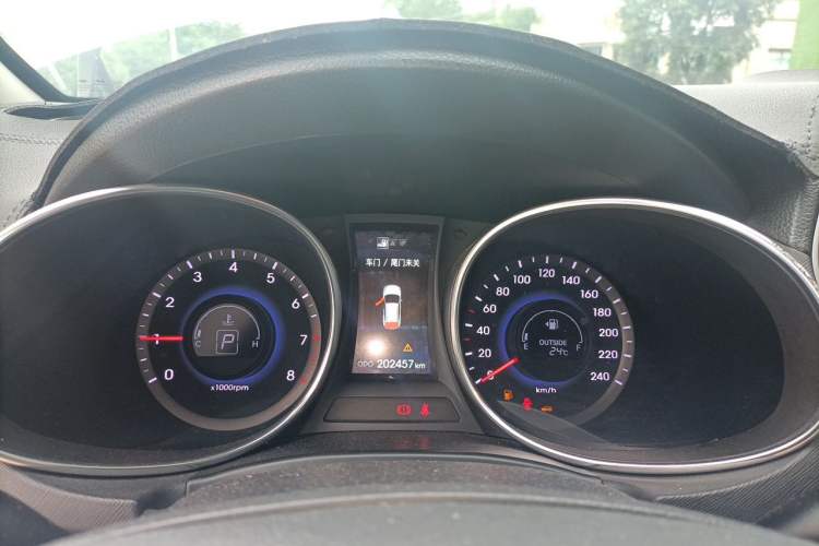 Used Hyundai Santa Fe 2013 2.4L Automatic Two-Wheel Drive Smart Version Instrument Cluster