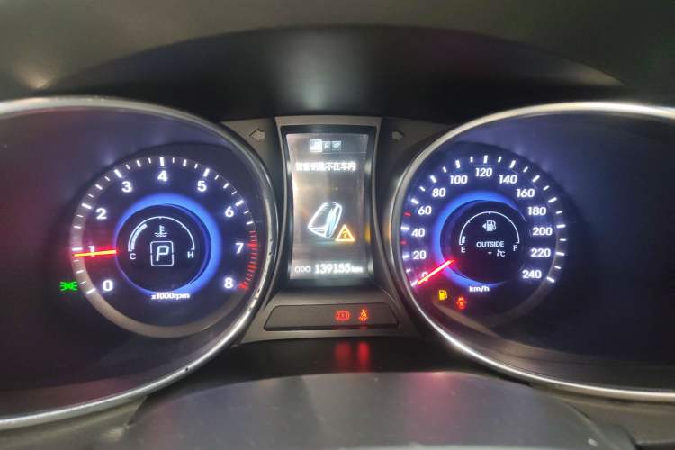 Used Hyundai Santa Fe 2013 2.4L Automatic 4x4 Prestige Edition Instrument Cluster