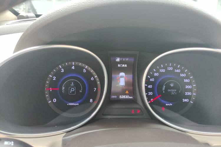 Used Hyundai Santa Fe 2013 2.4L Automatic Two-Wheel Drive Smart Version Instrument Cluster