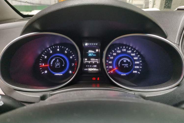 Used Hyundai Santa Fe 2013 2.0T Automatic All-Wheel Drive Top Trim Instrument Cluster