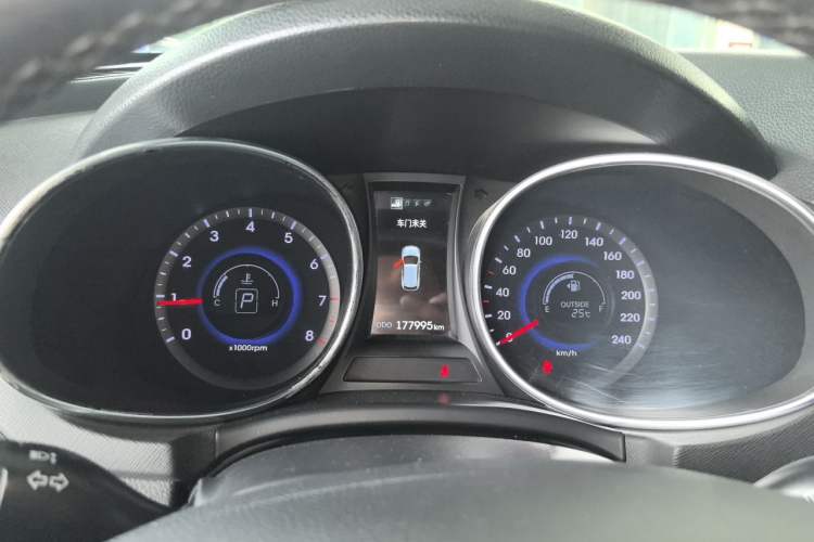 Used Hyundai Santa Fe 2013 Revised Version 2.4L Automatic All-Wheel Drive Luxury Trim Instrument Cluster