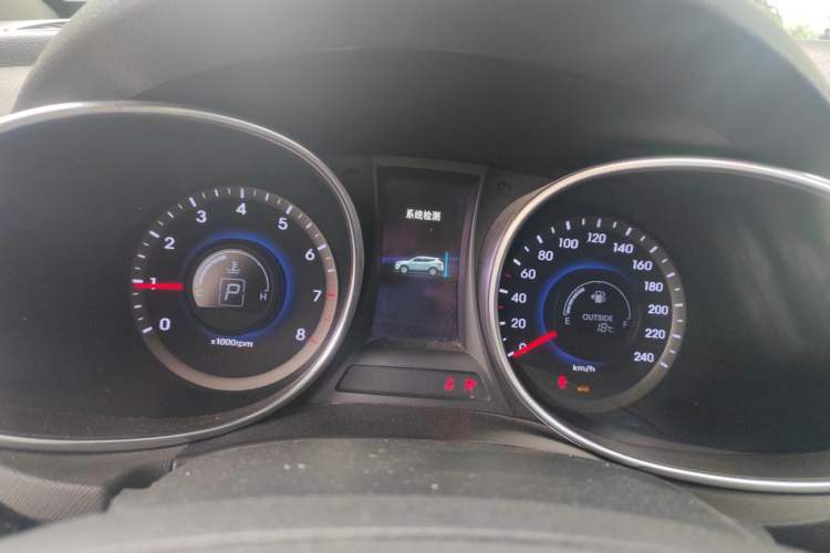 Used Hyundai Santa Fe 2013 2.4L Automatic Two-Wheel Drive Smart Version Instrument Cluster