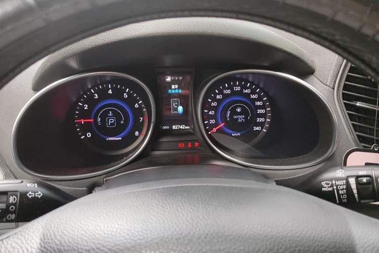 Used Hyundai Santa Fe 2013 2.4L Automatic Two-Wheel Drive Smart Version Instrument Cluster