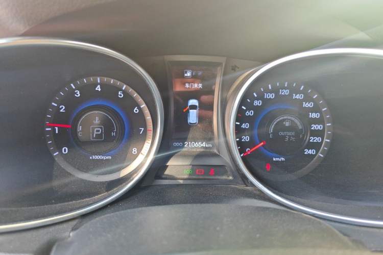 Used Hyundai Santa Fe 2013 2.4L Automatic 4x4 Comfort Edition Instrument Cluster