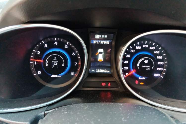 Used Hyundai Santa Fe 2013 2.4L Automatic Two-Wheel Drive Smart Version Instrument Cluster