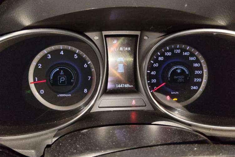 Used Hyundai Santa Fe 2013 2.4L Automatic Two-Wheel Drive Smart Version Instrument Cluster