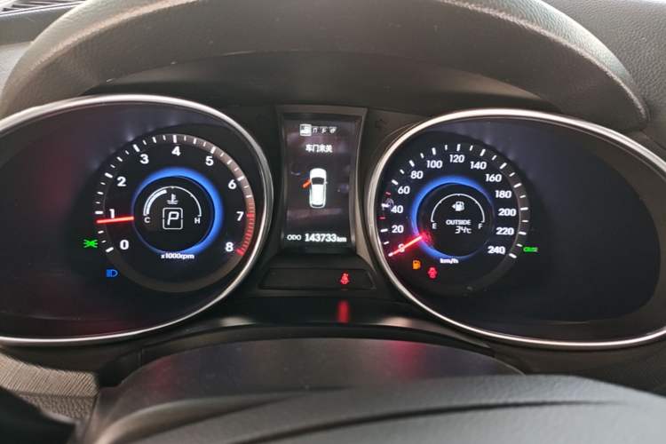 Used Hyundai Santa Fe 2013 2.4L Automatic Two-Wheel Drive Smart Version Instrument Cluster