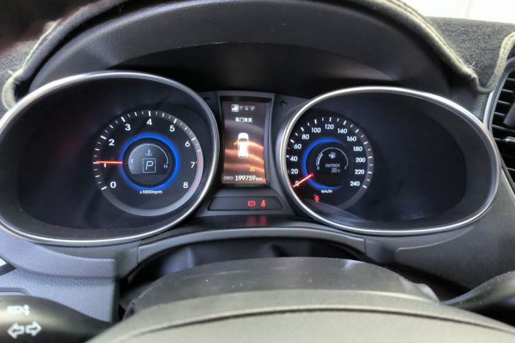 Used Hyundai Santa Fe 2013 2.4L Automatic Two-Wheel Drive Smart Version Instrument Cluster
