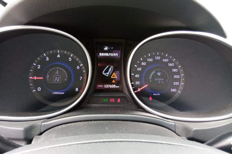 Used Hyundai Santa Fe 2013 2.4L Automatic Two-Wheel Drive Smart Version Instrument Cluster
