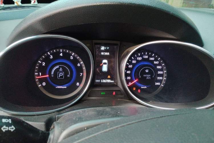 Used Hyundai Santa Fe 2013 2.4L Automatic Two-Wheel Drive Smart Version Instrument Cluster