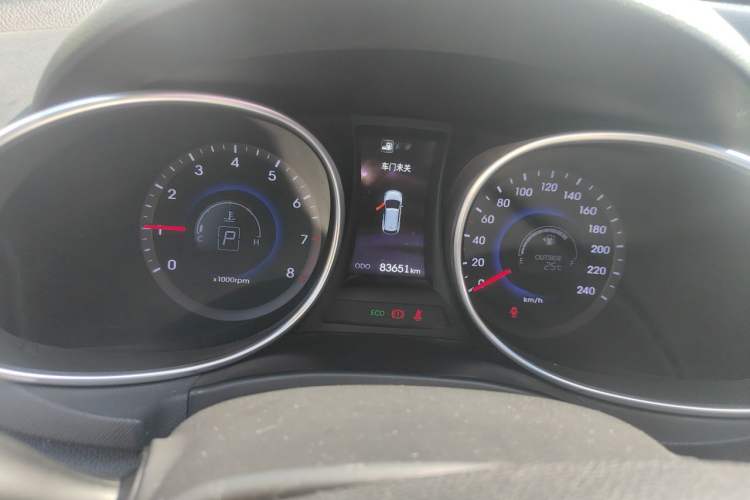 Used Hyundai Santa Fe 2013 2.4L Automatic Two-Wheel Drive Smart Version Instrument Cluster