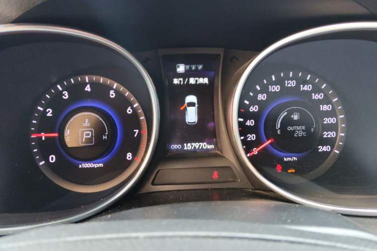 Used Hyundai Santa Fe 2013 2.4L Automatic Two-Wheel Drive Smart Version Instrument Cluster