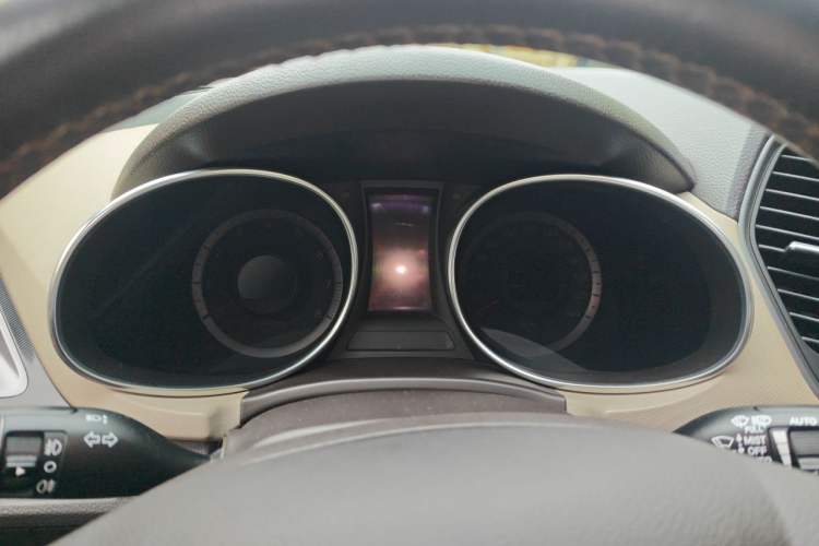 Used Hyundai Santa Fe 2013 2.4L Automatic 4x4 Prestige Edition Instrument Cluster