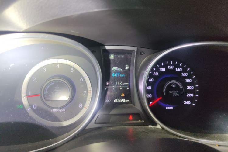 Used Hyundai Santa Fe 2013 2.4L Automatic Two-Wheel Drive Smart Version Instrument Cluster