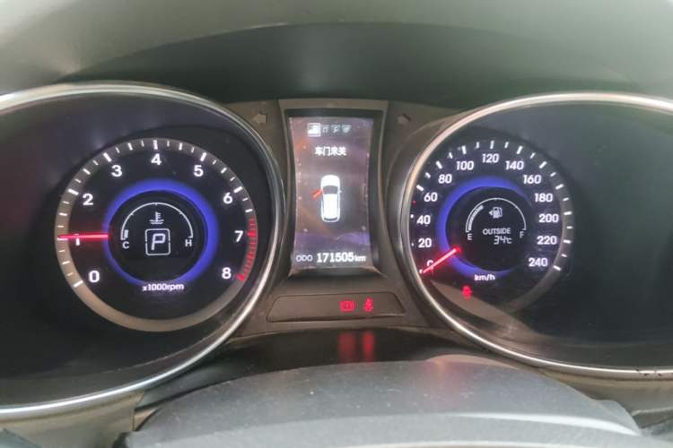 Used Hyundai Santa Fe 2013 2.4L Automatic Two-Wheel Drive Smart Version Instrument Cluster