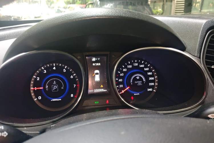 Used Hyundai Santa Fe 2013 2.4L Automatic 4x4 Smart Version Instrument Cluster