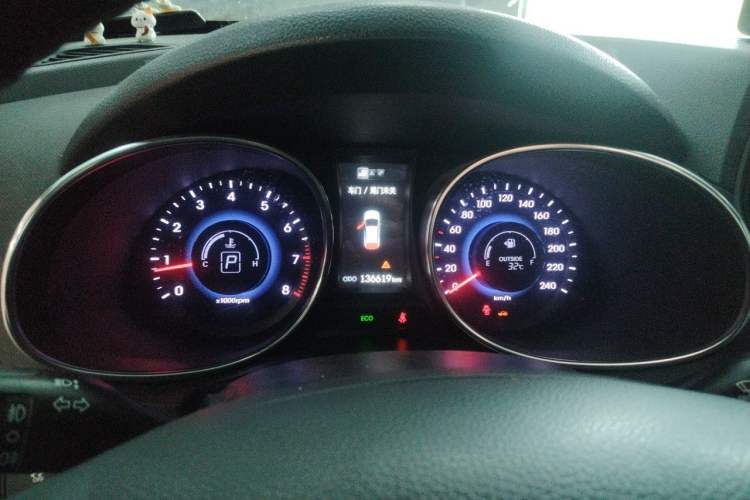 Used Hyundai Santa Fe 2013 2.4L Automatic Two-Wheel Drive Smart Version Instrument Cluster