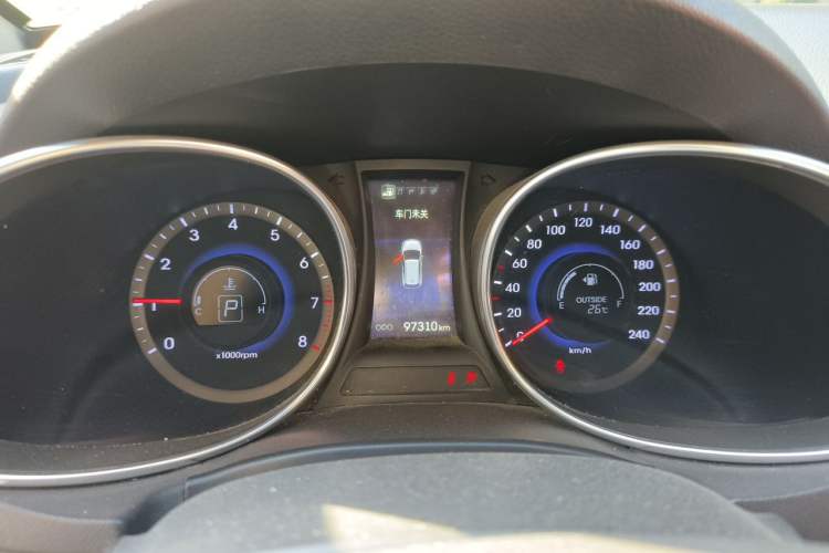Used Hyundai Santa Fe 2013 2.4L Automatic Two-Wheel Drive Smart Version Instrument Cluster