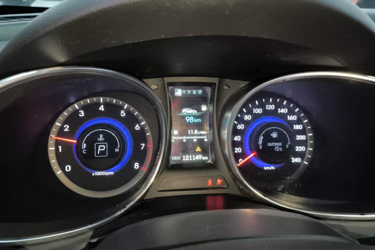 Used Hyundai Santa Fe 2013 2.4L Automatic Two-Wheel Drive Smart Version Instrument Cluster