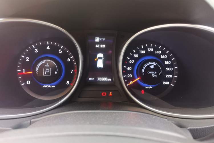 Used Hyundai Santa Fe 2013 2.4L Automatic Two-Wheel Drive Smart Version Instrument Cluster